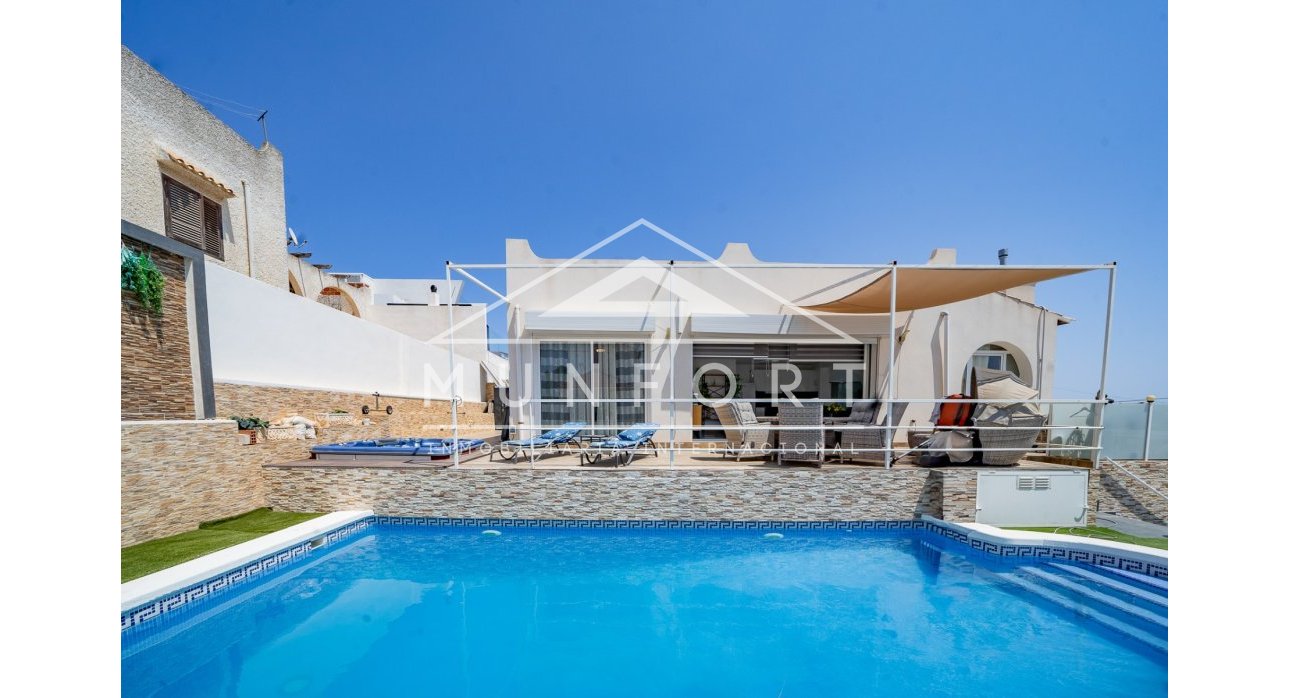 Resale - Luxury Villas -
San Miguel de Salinas - Urbanización Blue Lagoon - San Miguel de Salinas