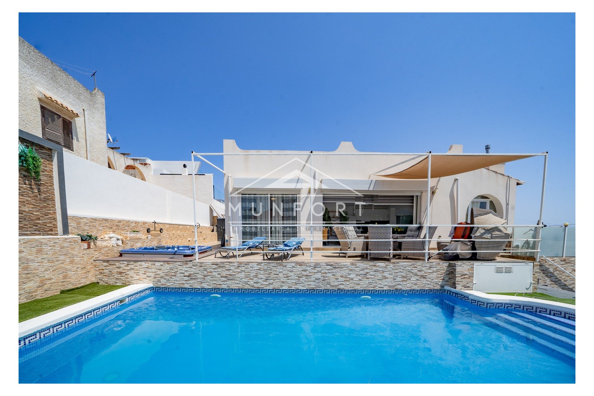 Resale - Luxury Villas -
San Miguel de Salinas - Urbanización Blue Lagoon - San Miguel de Salinas