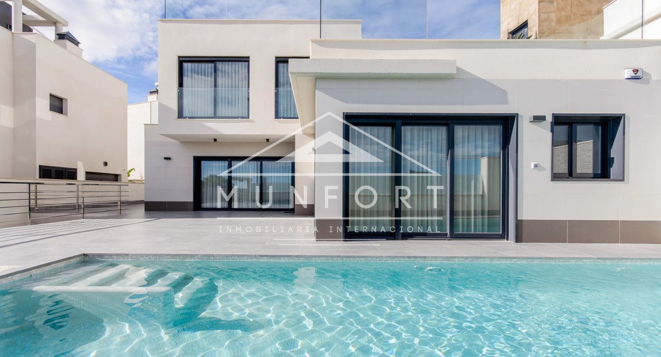 Resale - Luxury Villas -
San Miguel de Salinas