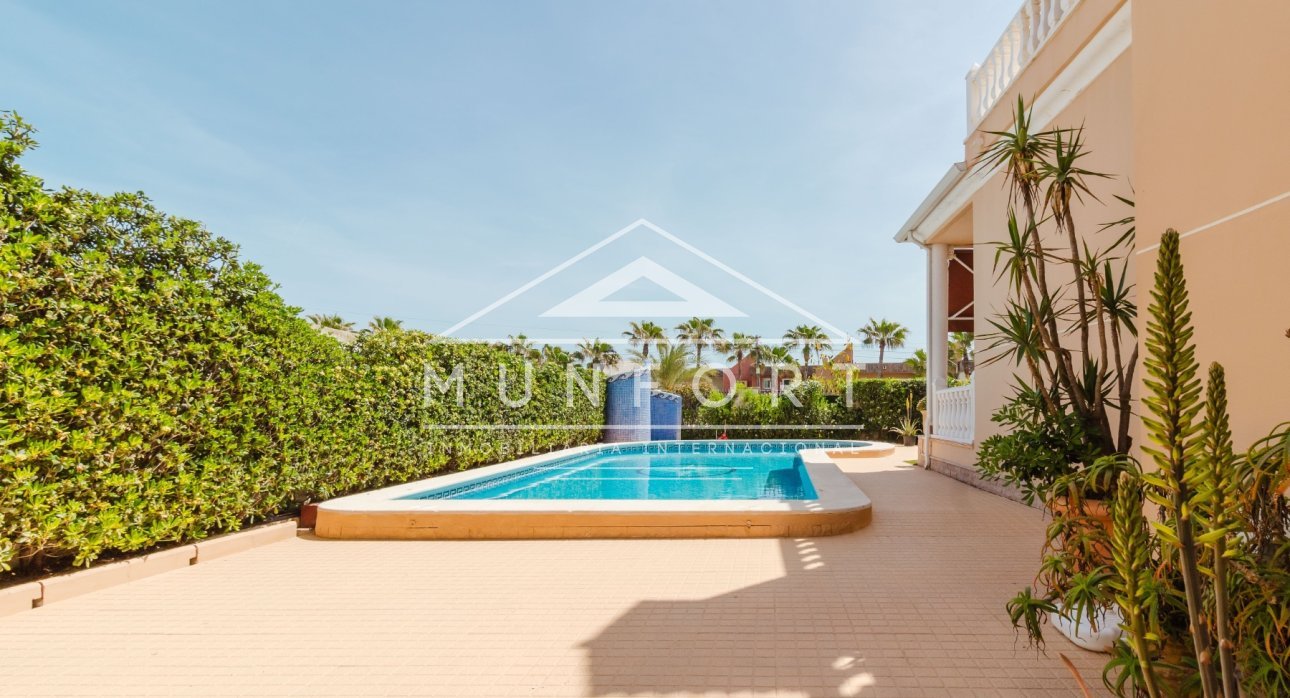 Resale - Luxury Villas -
Torrevieja - La Mata - Torrevieja
