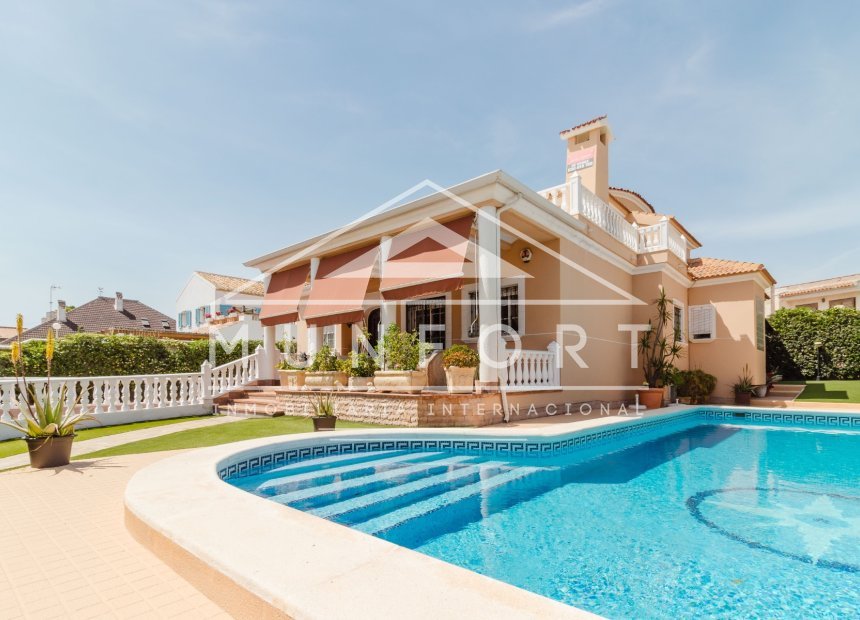 Resale - Luxury Villas -
Torrevieja - La Mata - Torrevieja