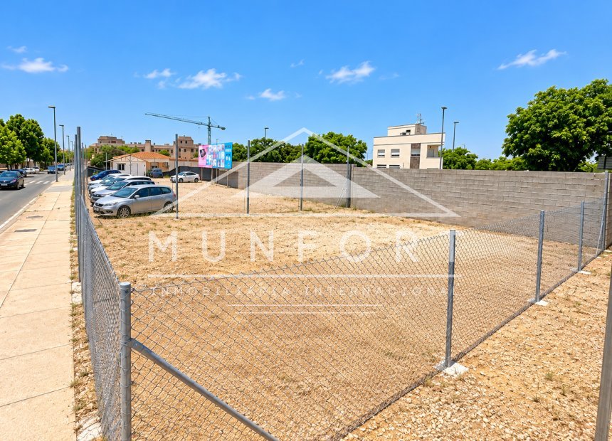 Resale - Plots -
Pilar de la Horadada