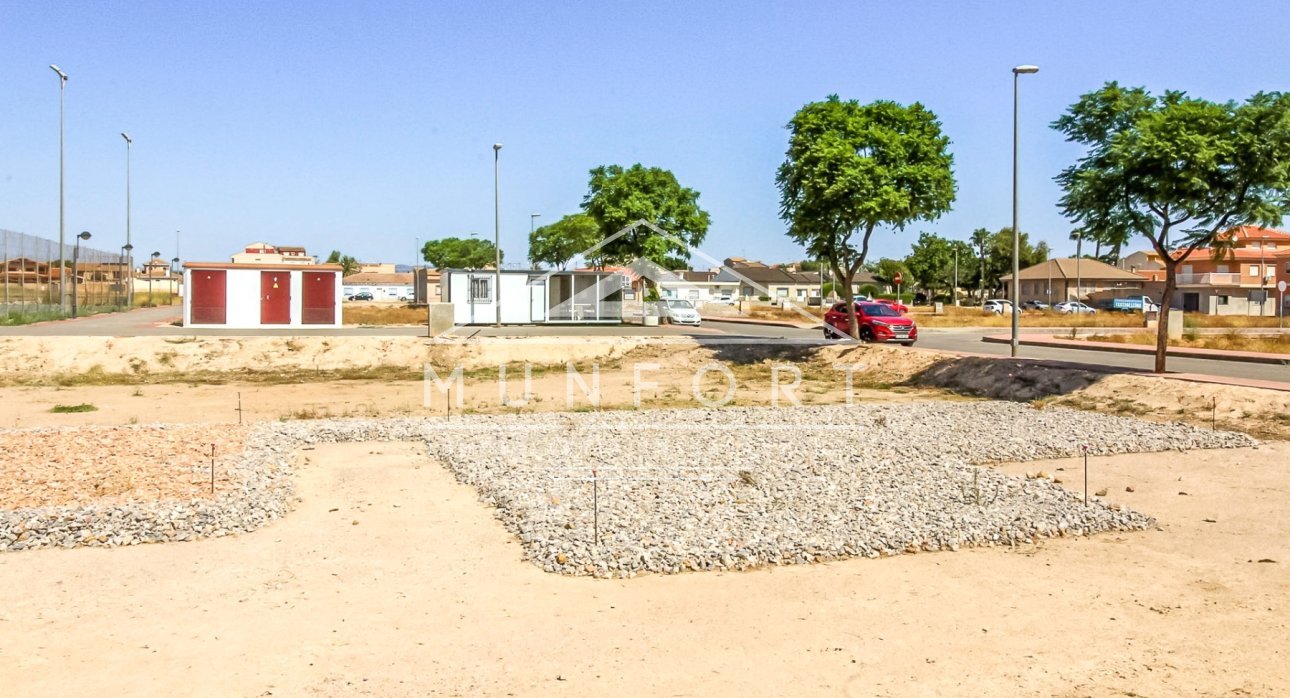 Resale - Plots -
Roldán
