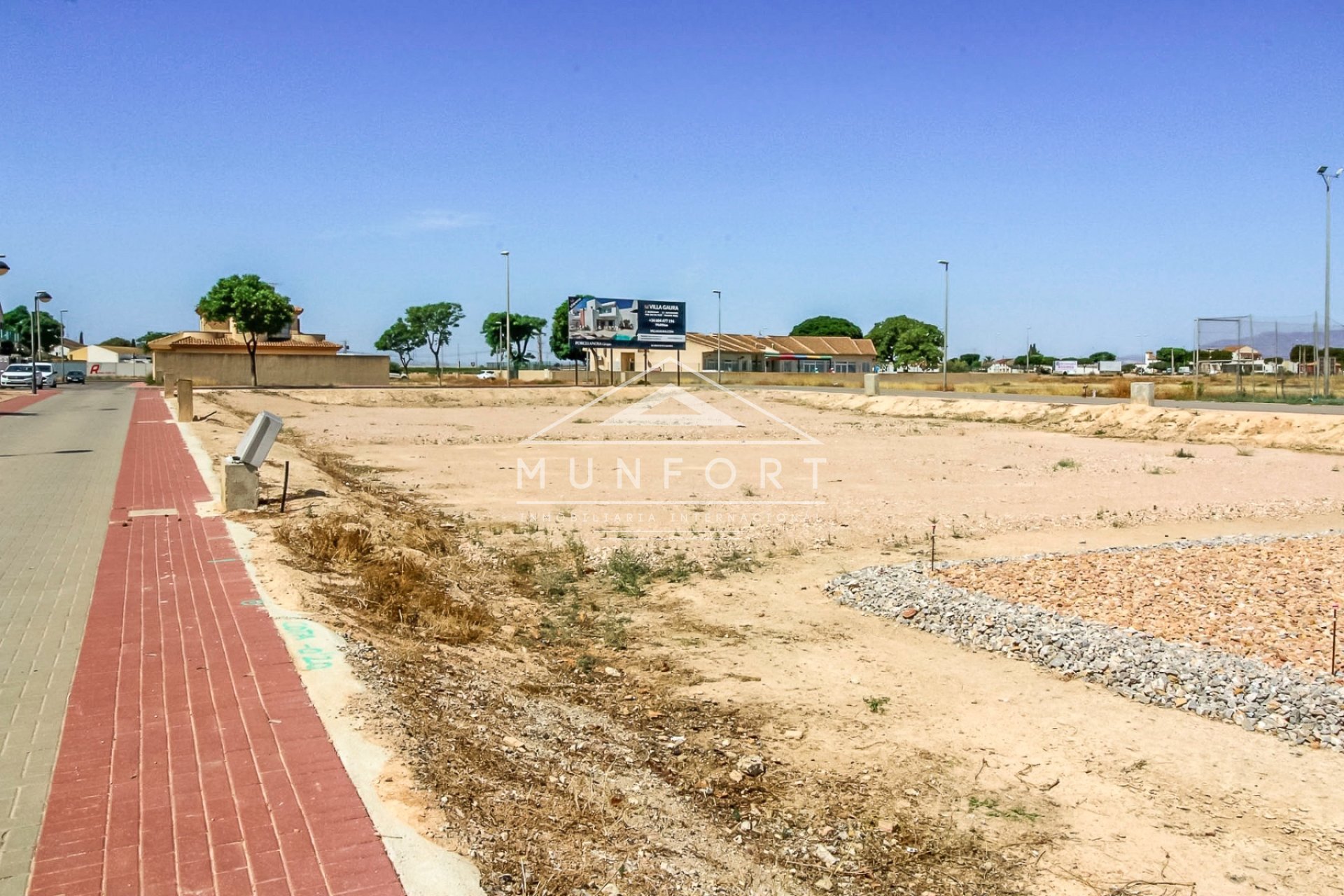 Resale - Plots -
Roldán