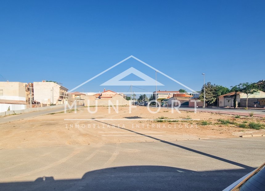 Resale - Plots -
Torre-Pacheco