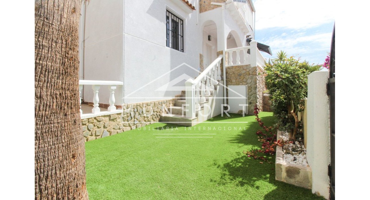 Resale - Semi-detached -
Orihuela Costa - Los Altos