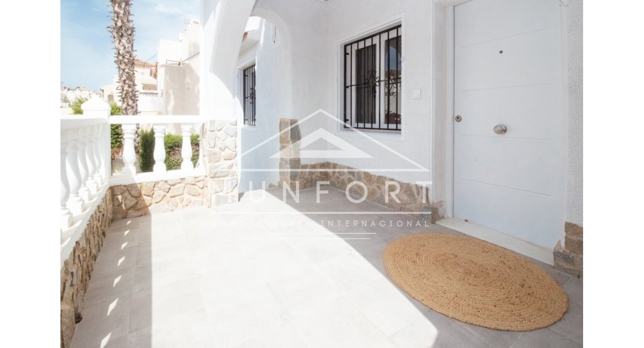 Resale - Semi-detached -
Orihuela Costa - Los Altos