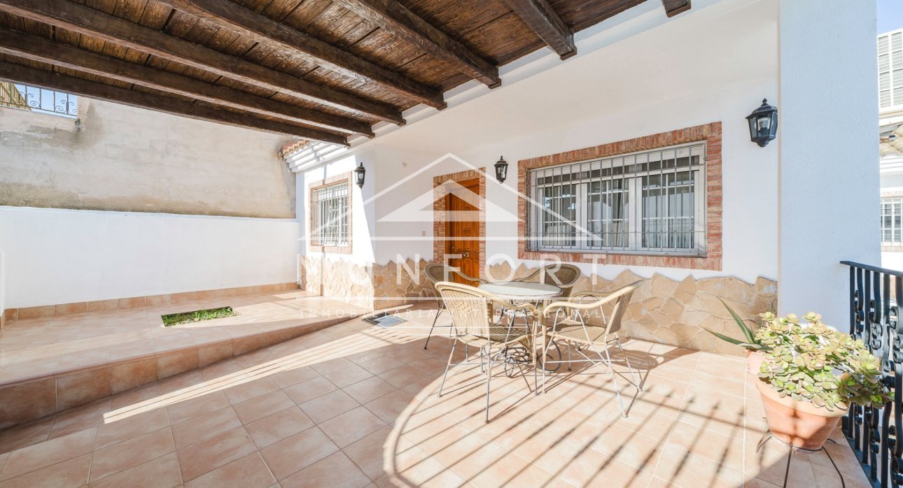 Resale - Terraced Houses -
Balsicas