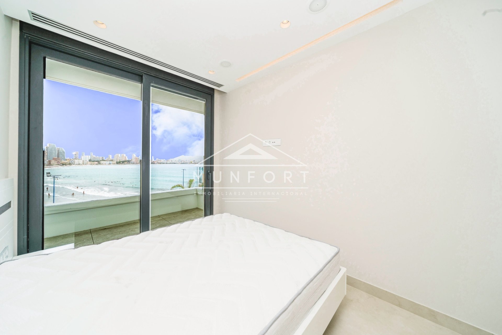 Resale - Terraced Houses -
Benidorm