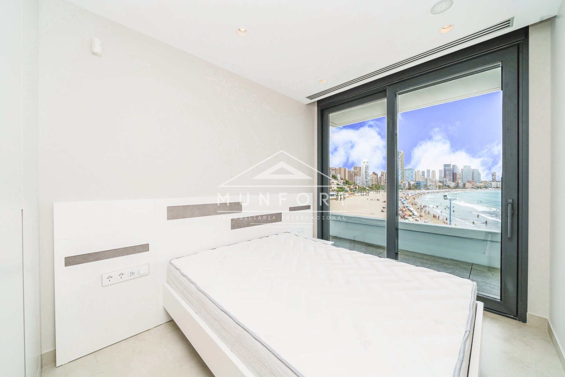 Resale - Terraced Houses -
Benidorm