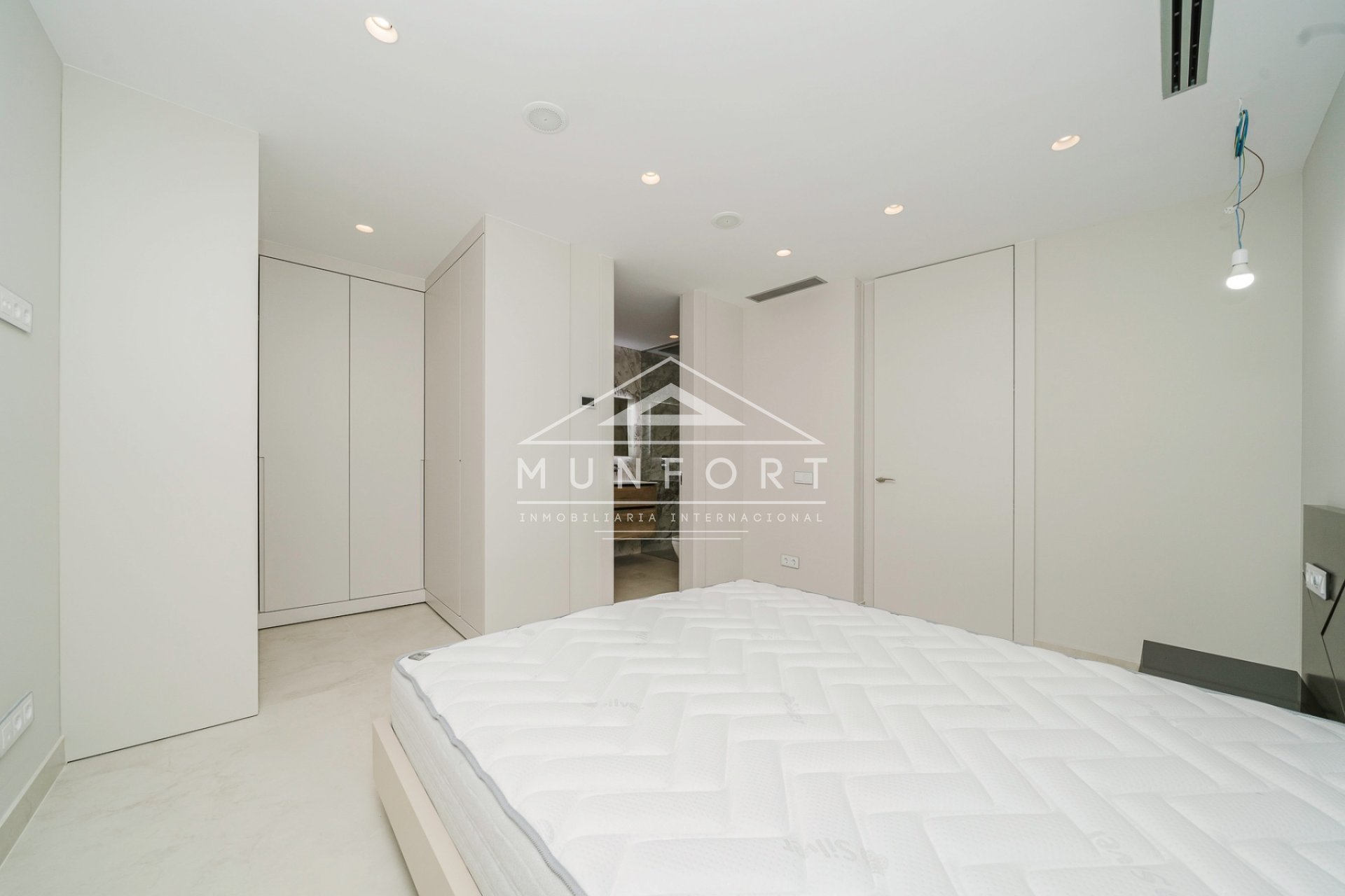 Resale - Terraced Houses -
Benidorm