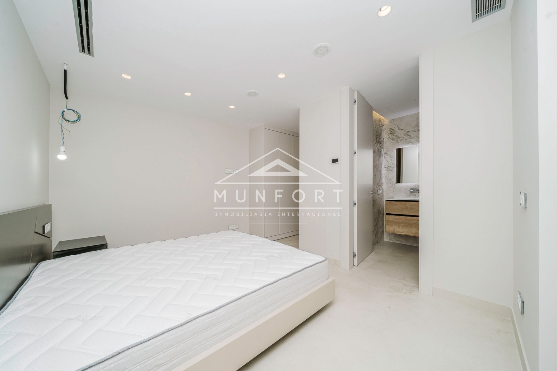 Resale - Terraced Houses -
Benidorm