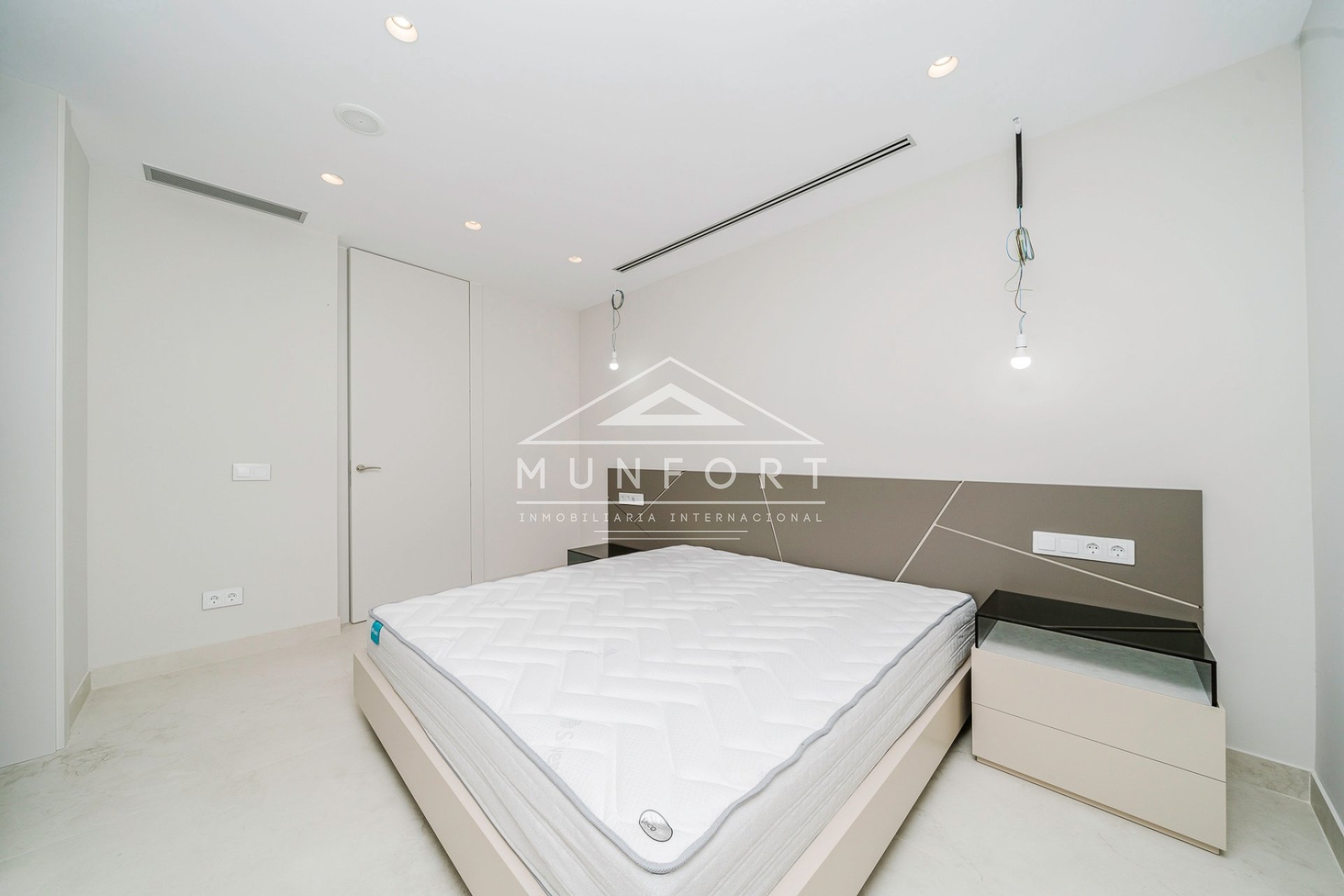 Resale - Terraced Houses -
Benidorm