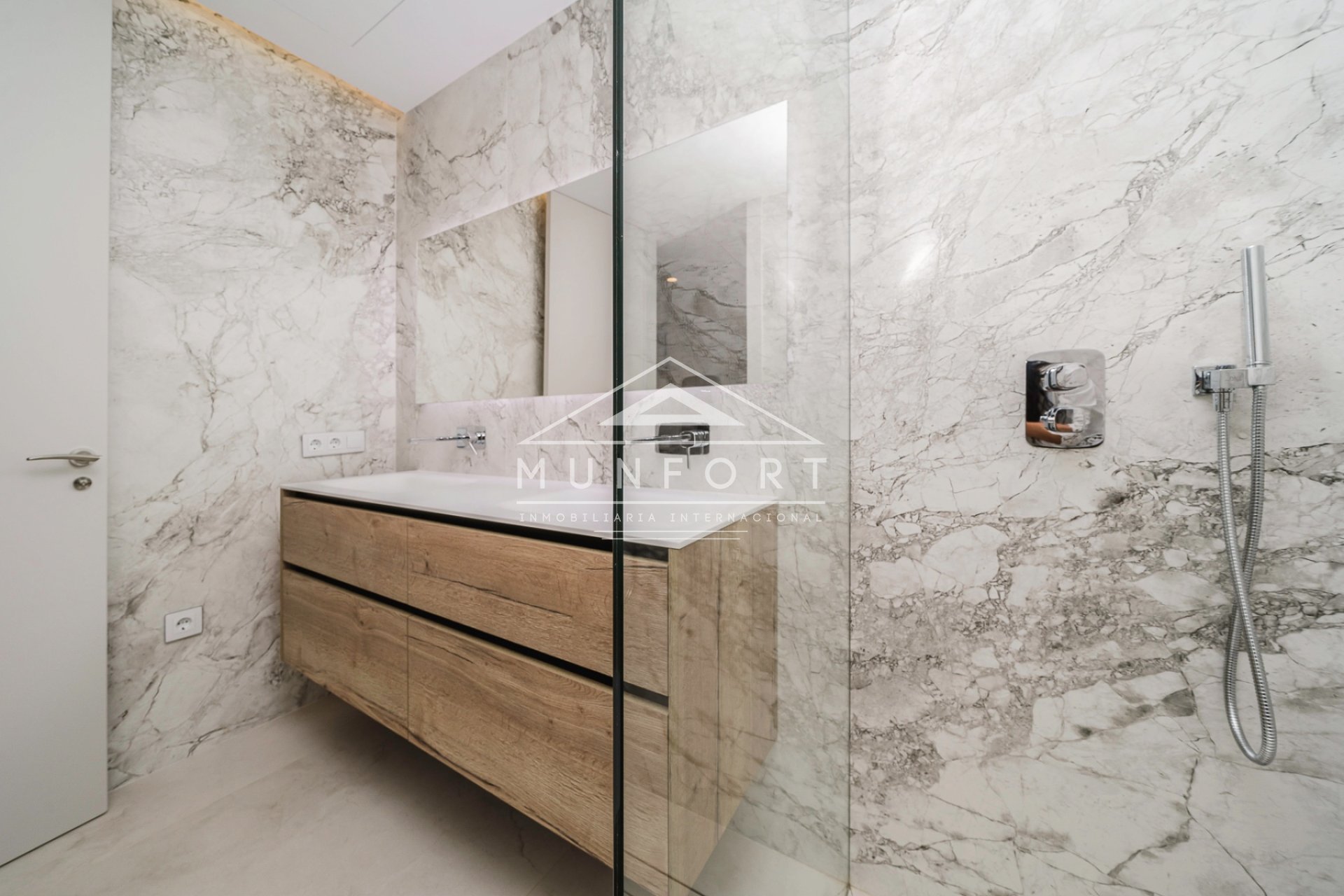 Resale - Terraced Houses -
Benidorm