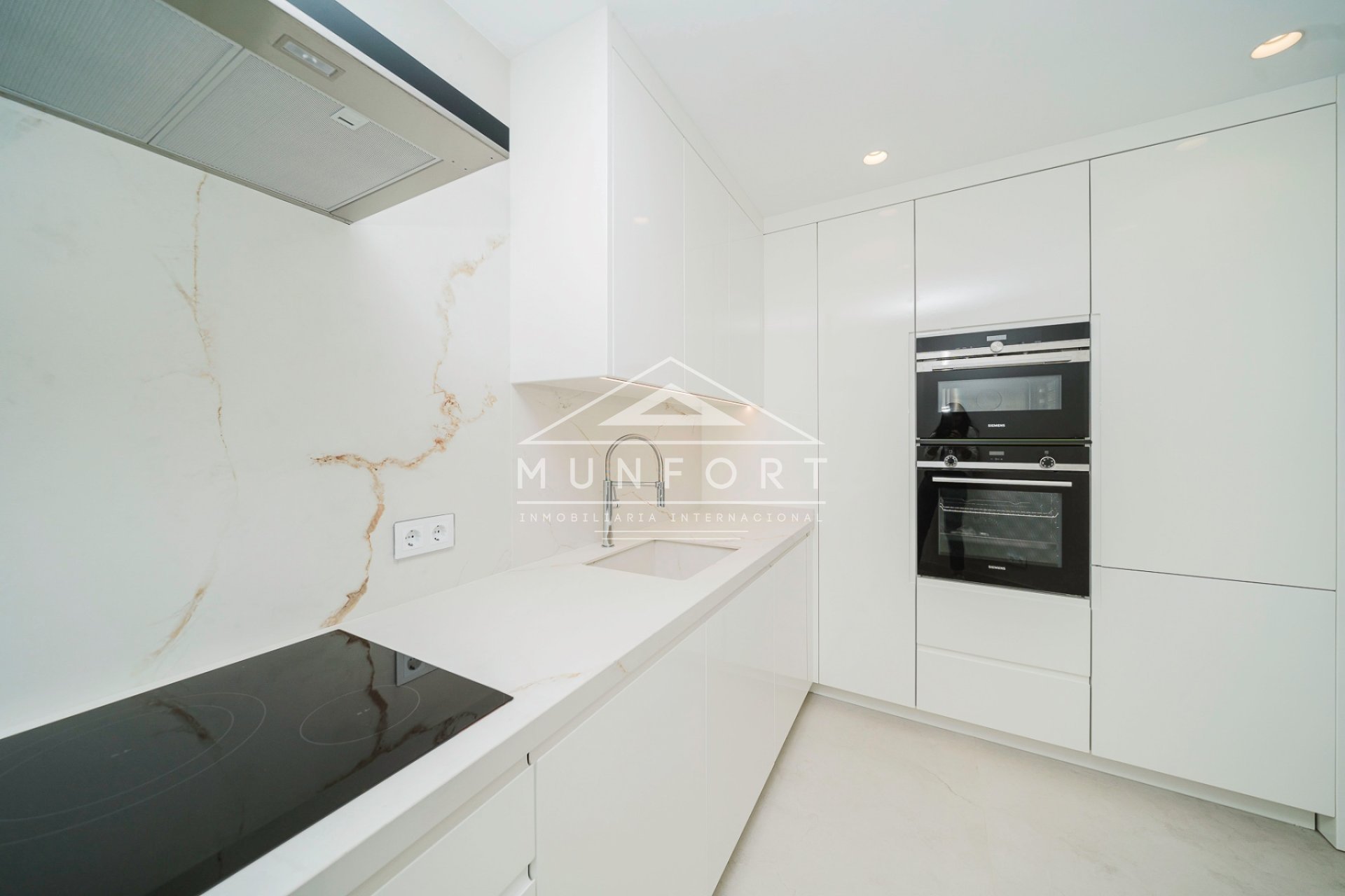 Resale - Terraced Houses -
Benidorm