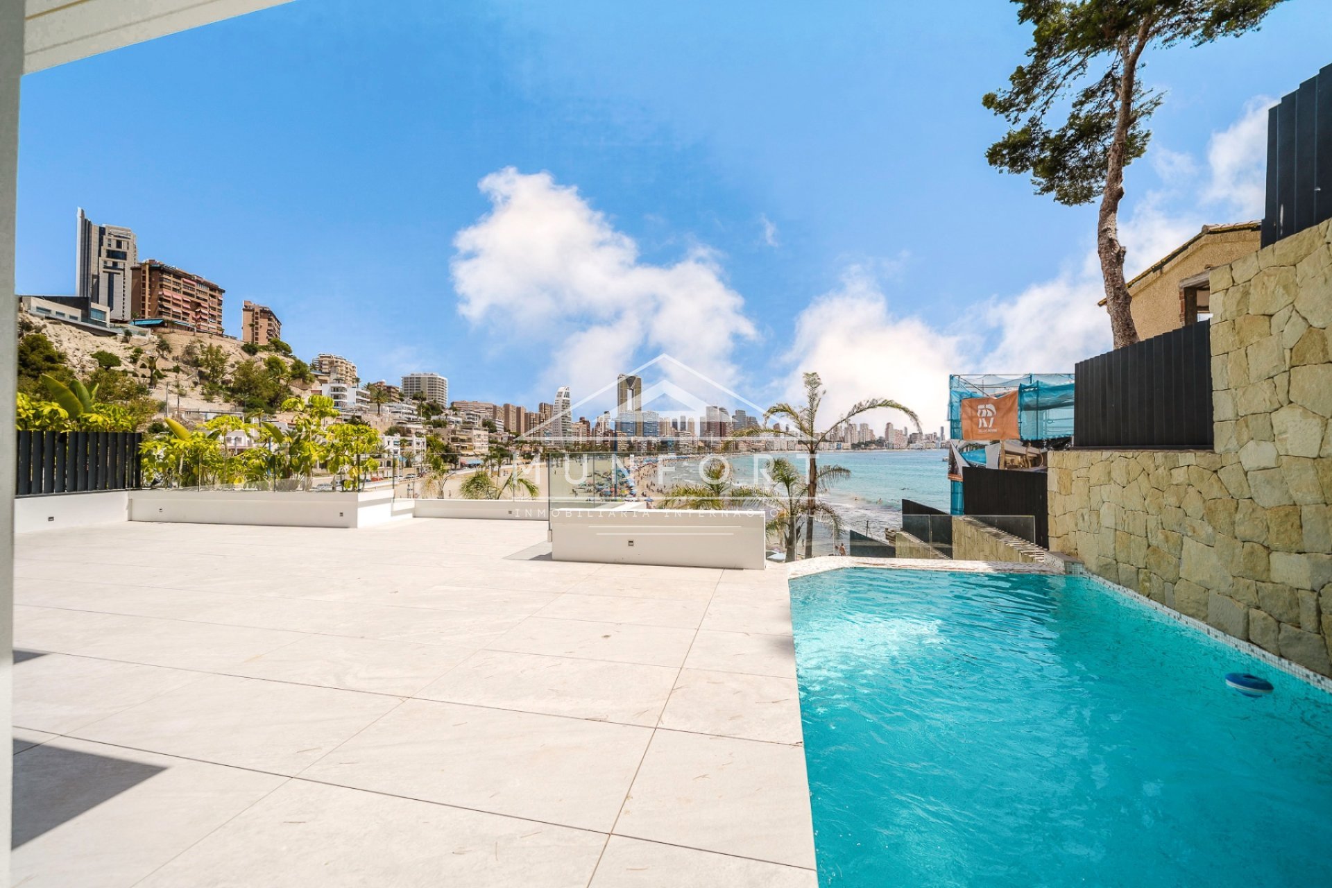 Resale - Terraced Houses -
Benidorm