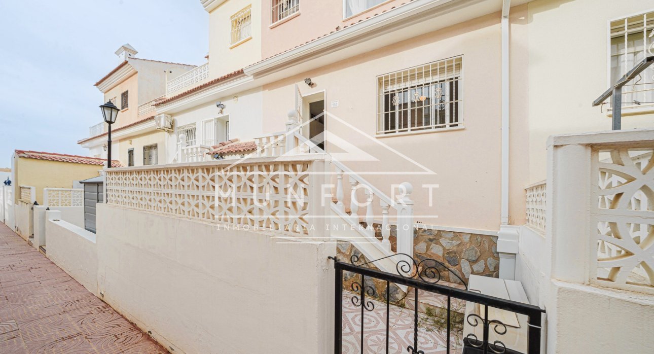 Resale - Terraced Houses -
Benijófar