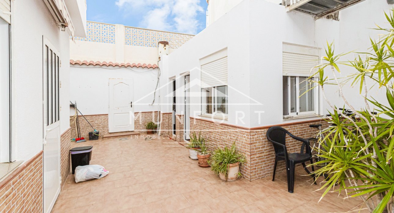 Resale - Terraced Houses -
Los Nietos