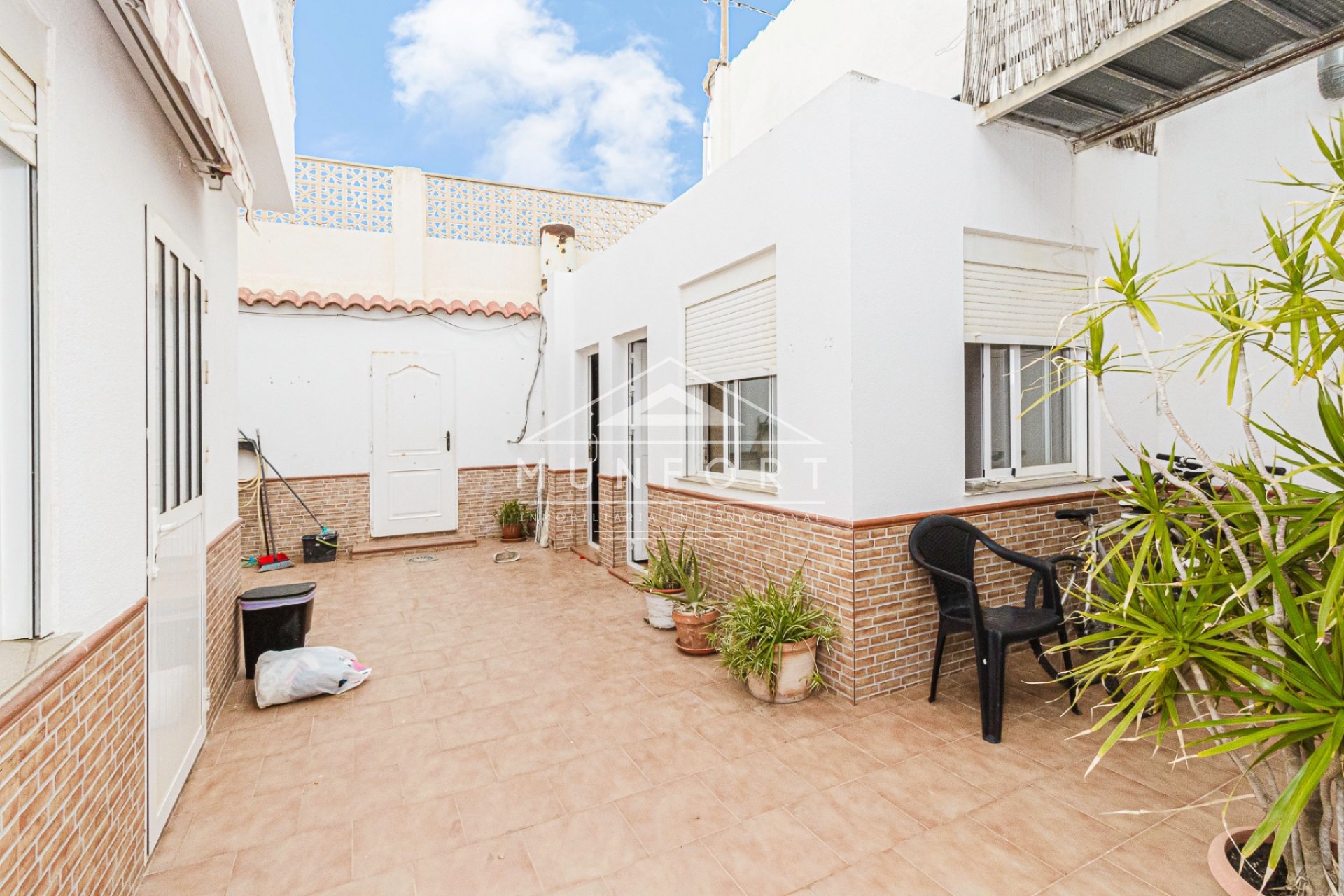Resale - Terraced Houses -
Los Nietos