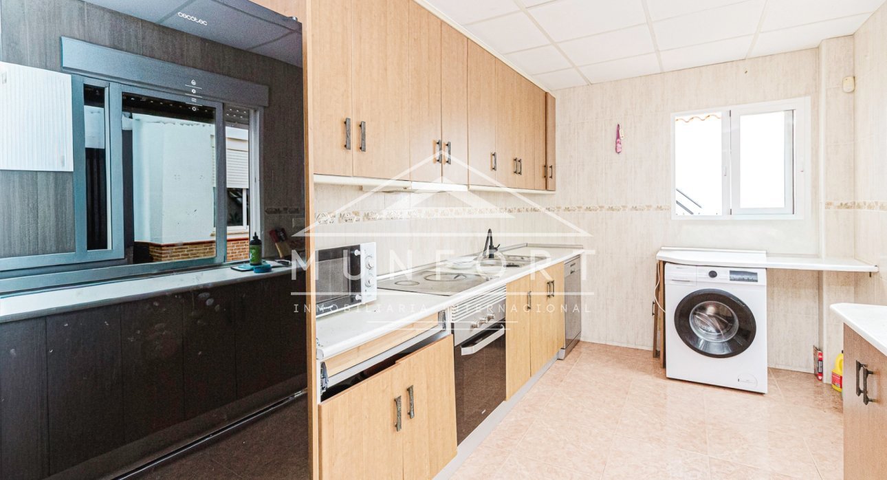 Resale - Terraced Houses -
Los Nietos