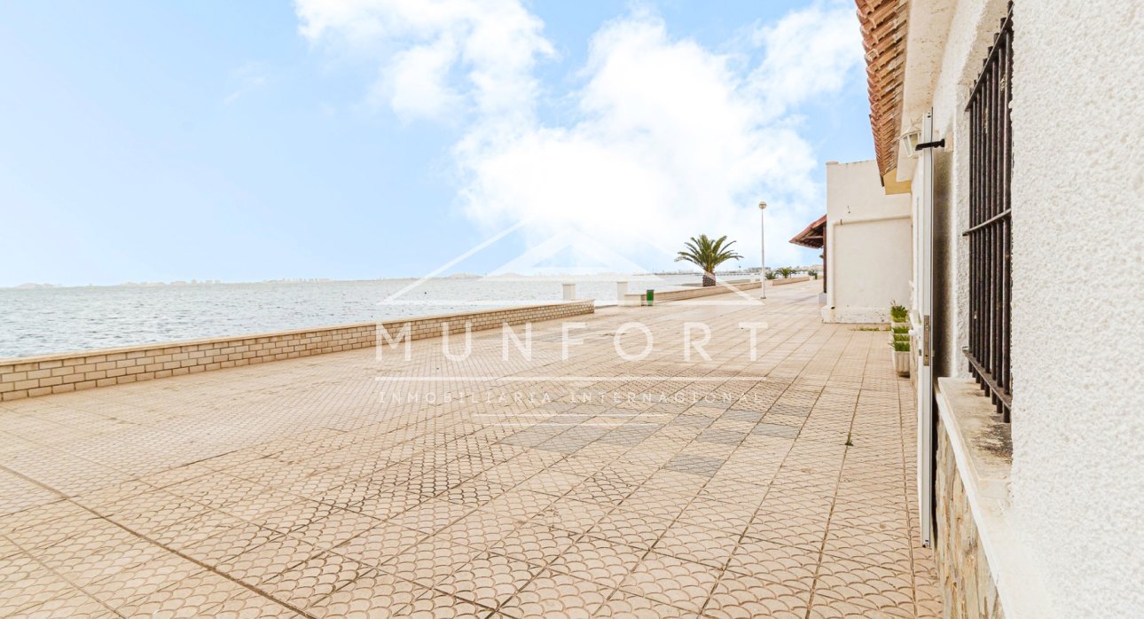 Resale - Terraced Houses -
Los Nietos