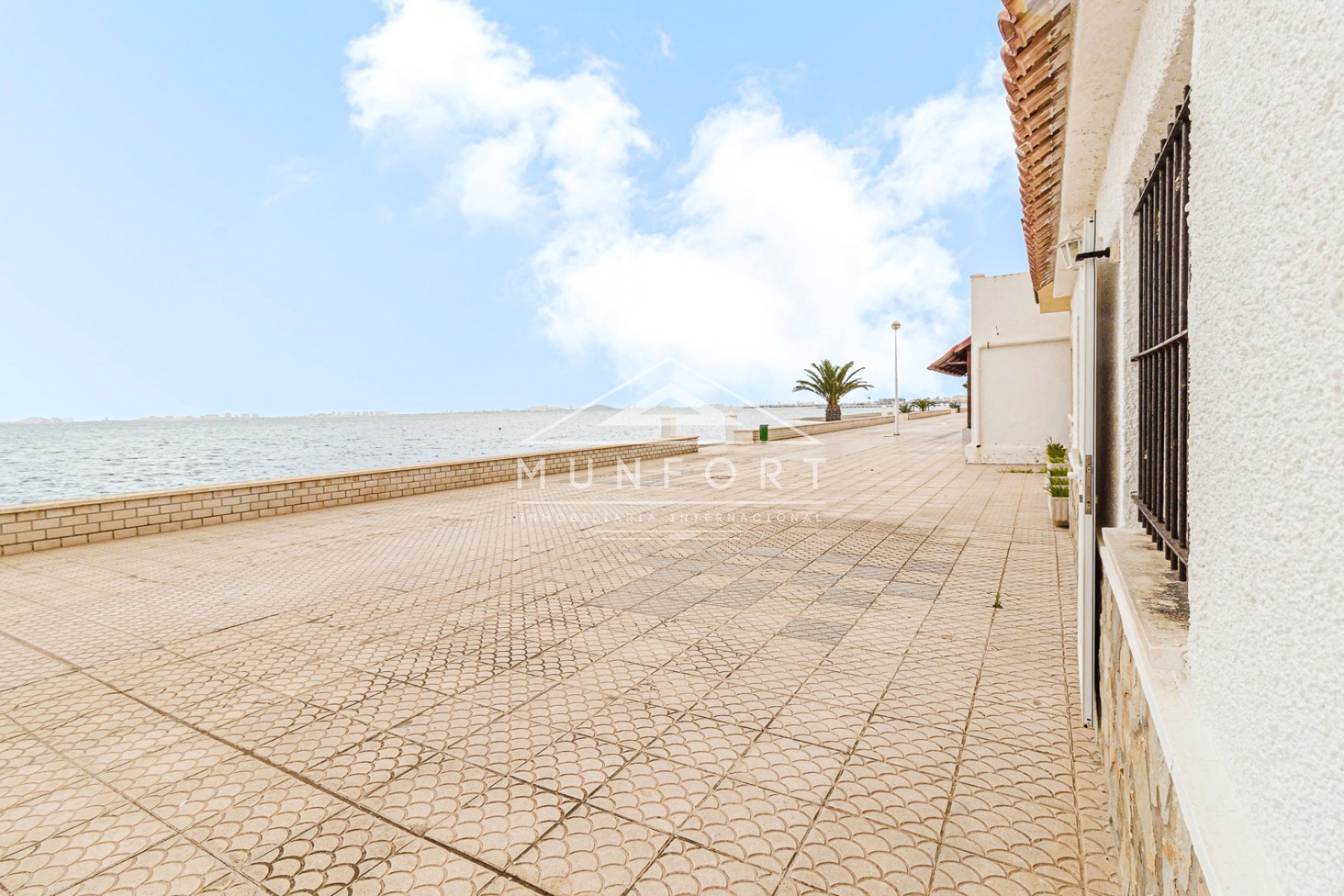 Resale - Terraced Houses -
Los Nietos