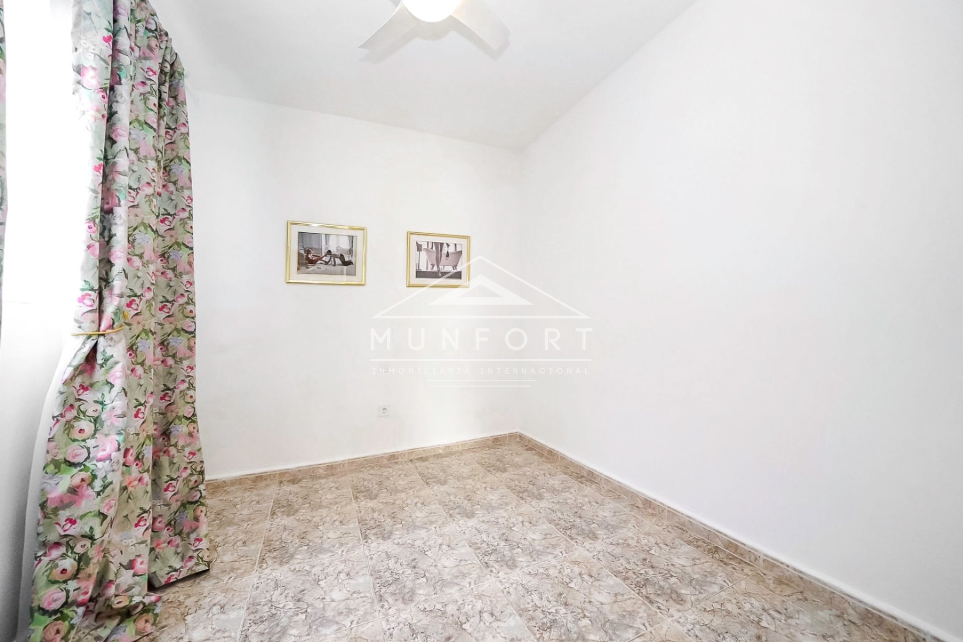 Resale - Terraced Houses -
Los Nietos