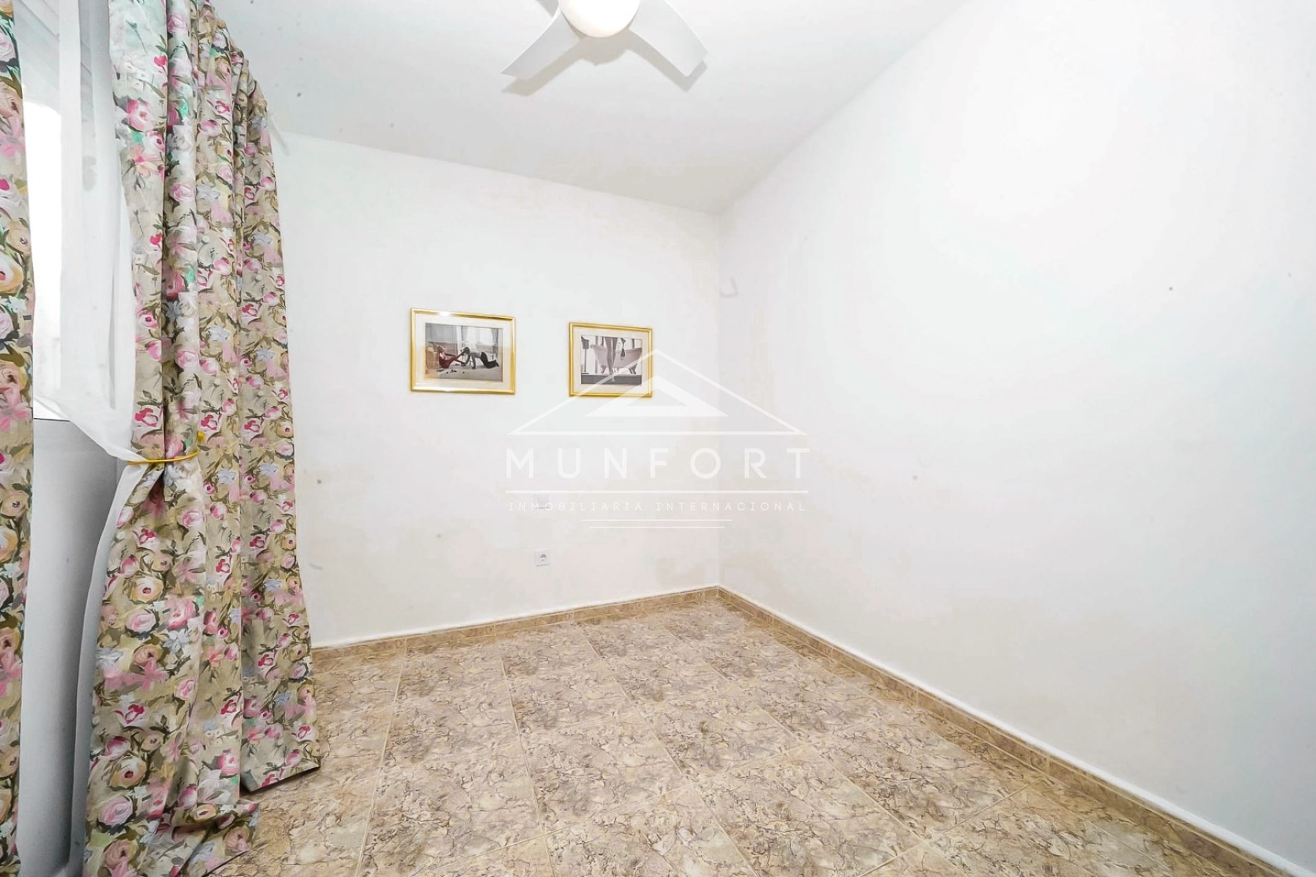 Resale - Terraced Houses -
Los Nietos