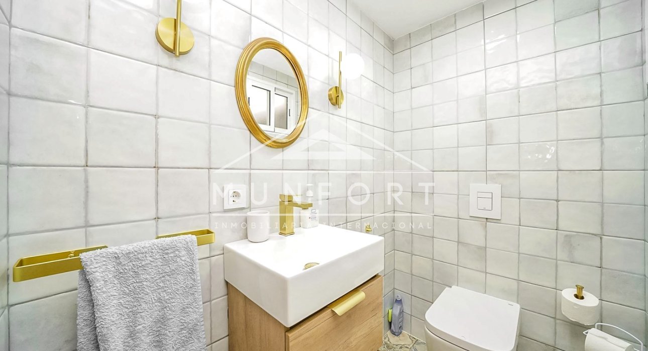 Resale - Terraced Houses -
Los Nietos