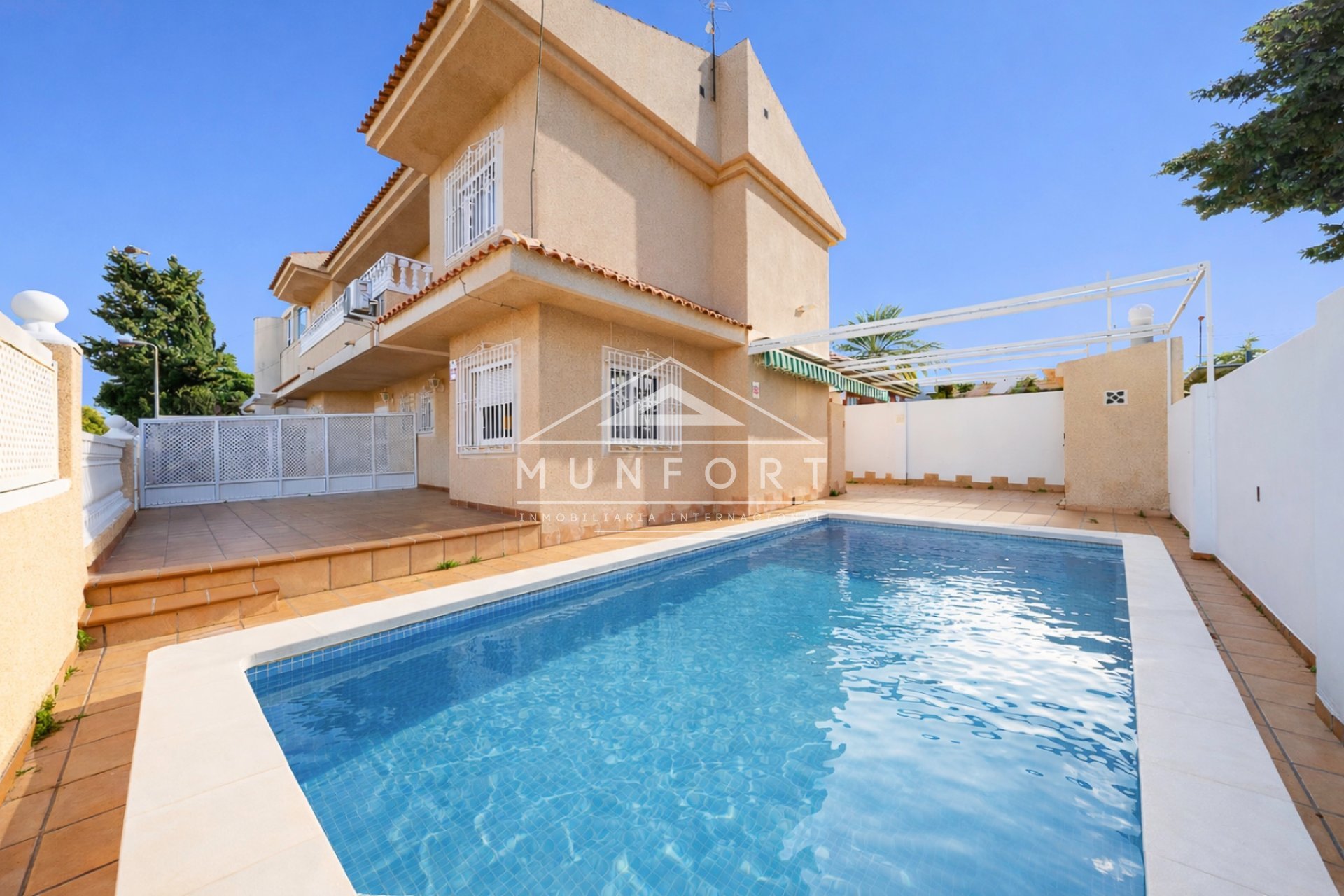 Resale - Terraced Houses -
Los Urrutias - El Carmol&iacute;