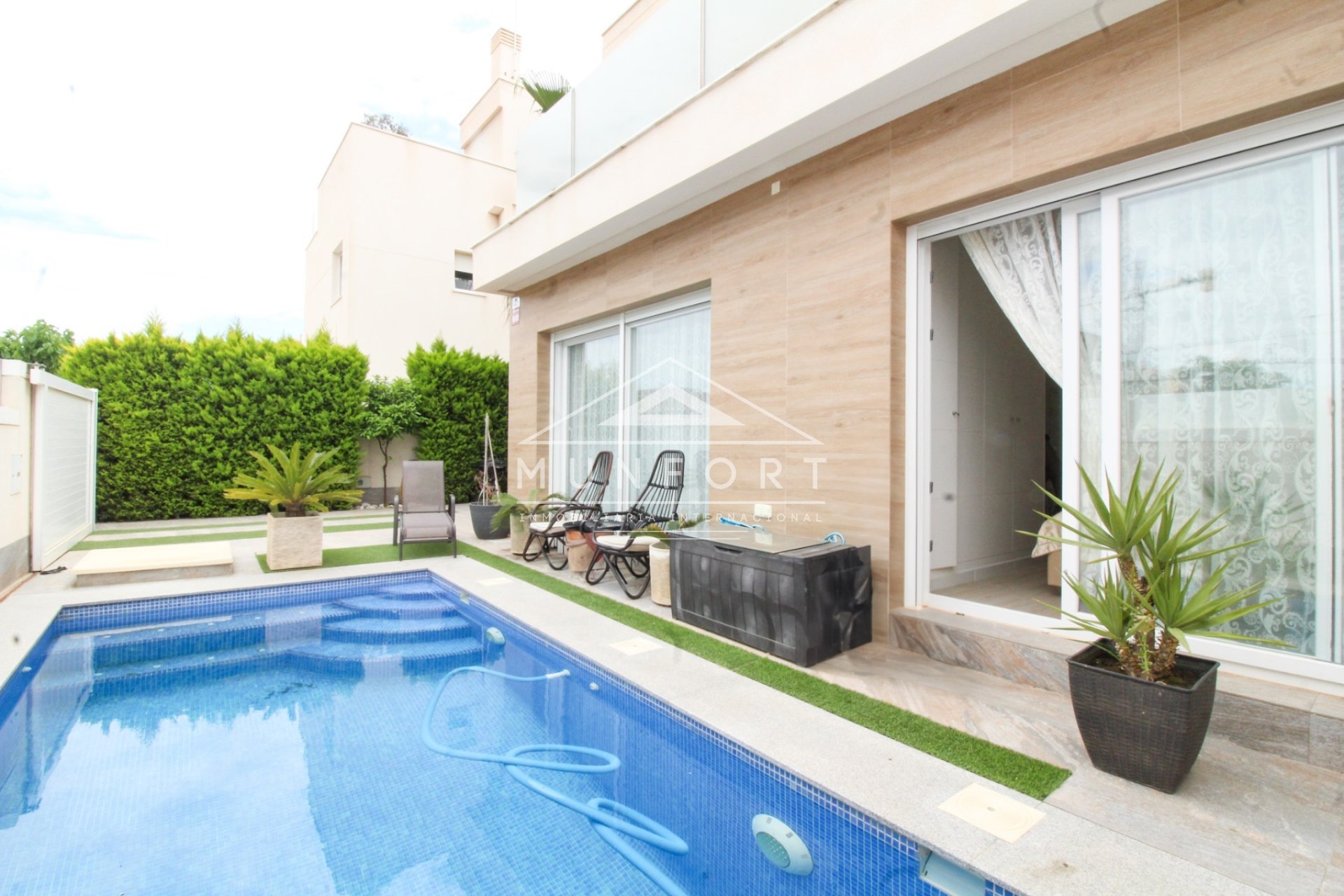 Resale - Terraced Houses -
Pilar de la Horadada