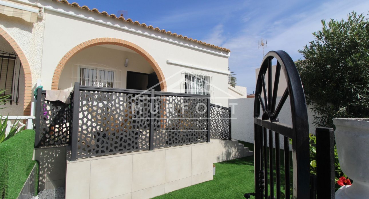 Resale - Terraced Houses -
Torrevieja