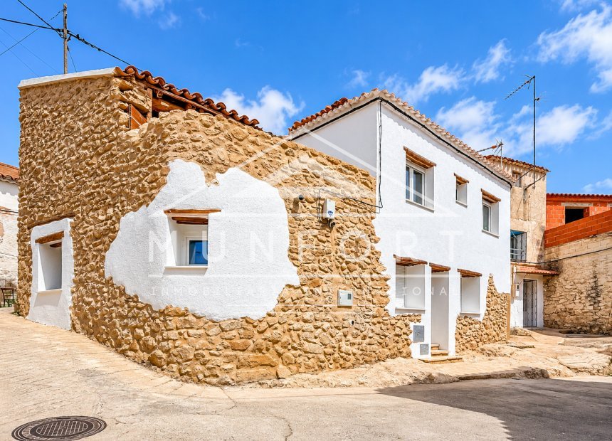 Resale - Villas -
Albacete - Elche de la Sierra/Villares