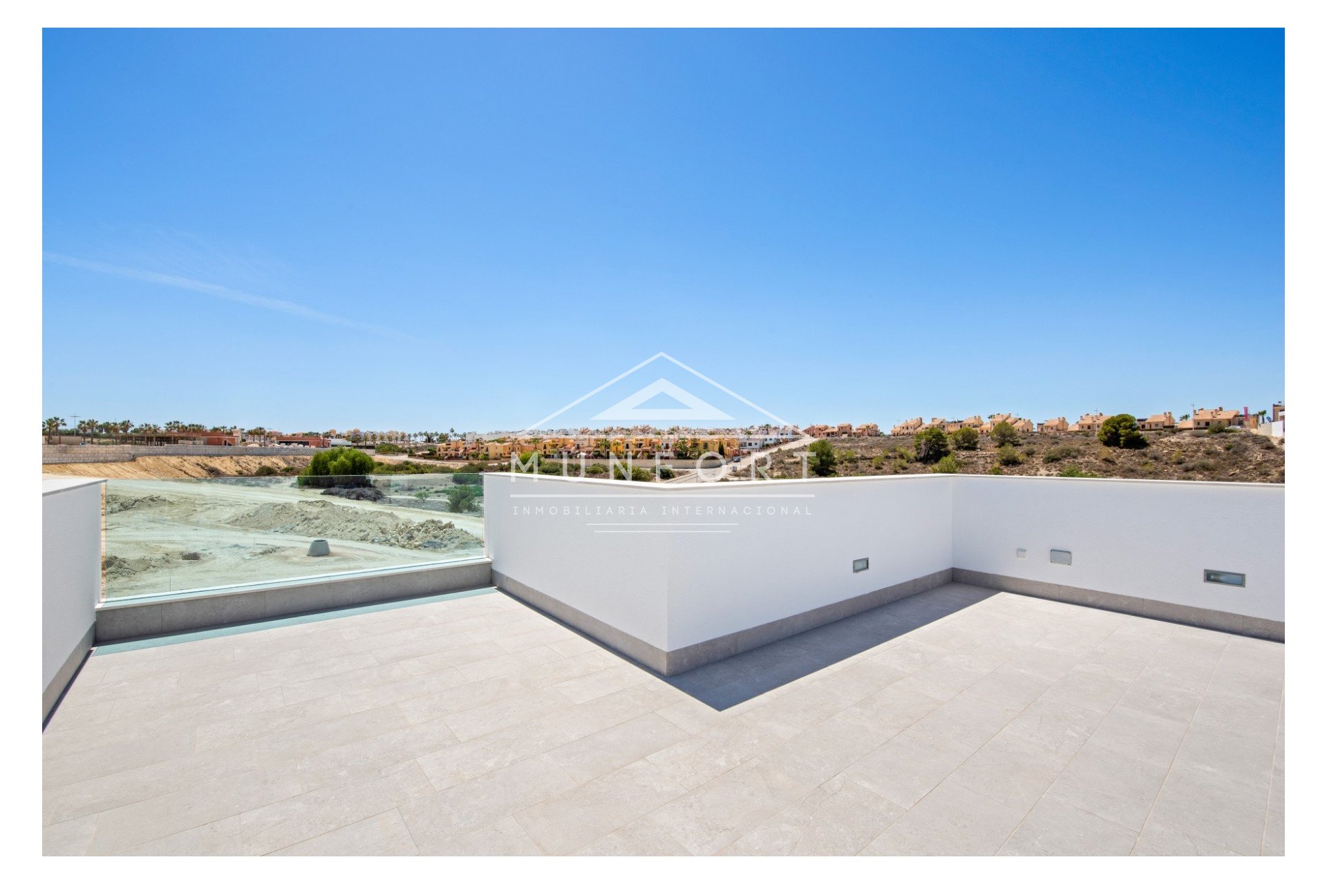 Resale - Villas -
Algorfa