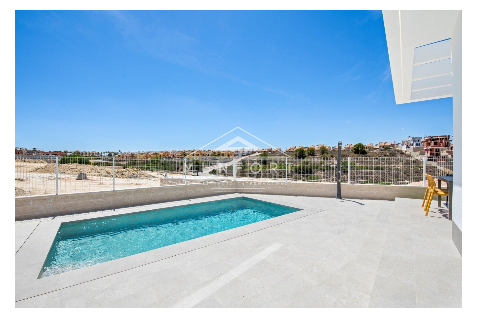 Resale - Villas -
Algorfa