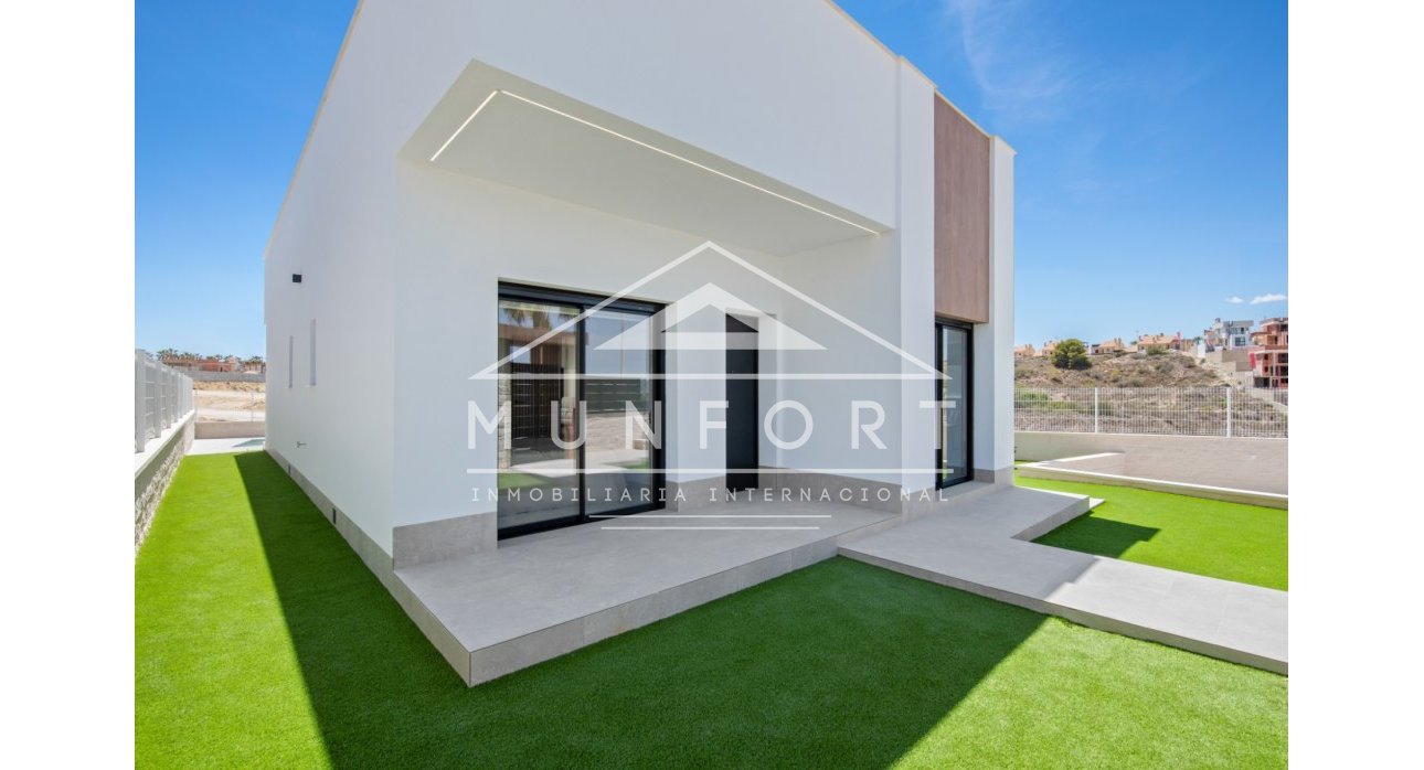 Resale - Villas -
Algorfa