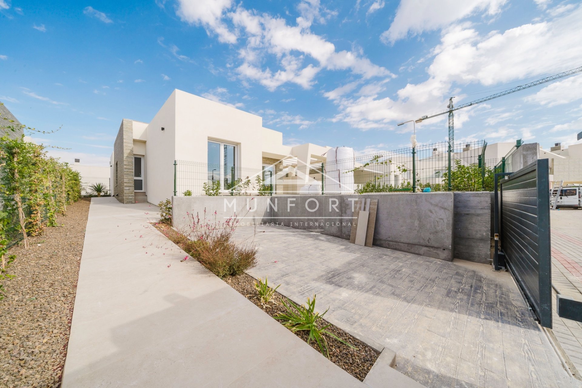 Resale - Villas -
Algorfa