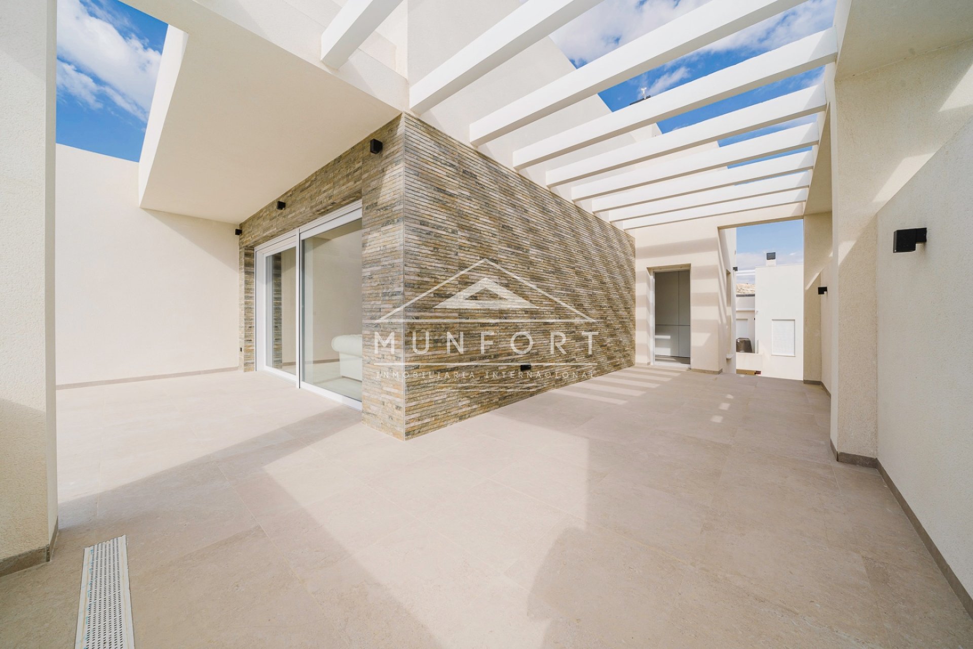 Resale - Villas -
Algorfa