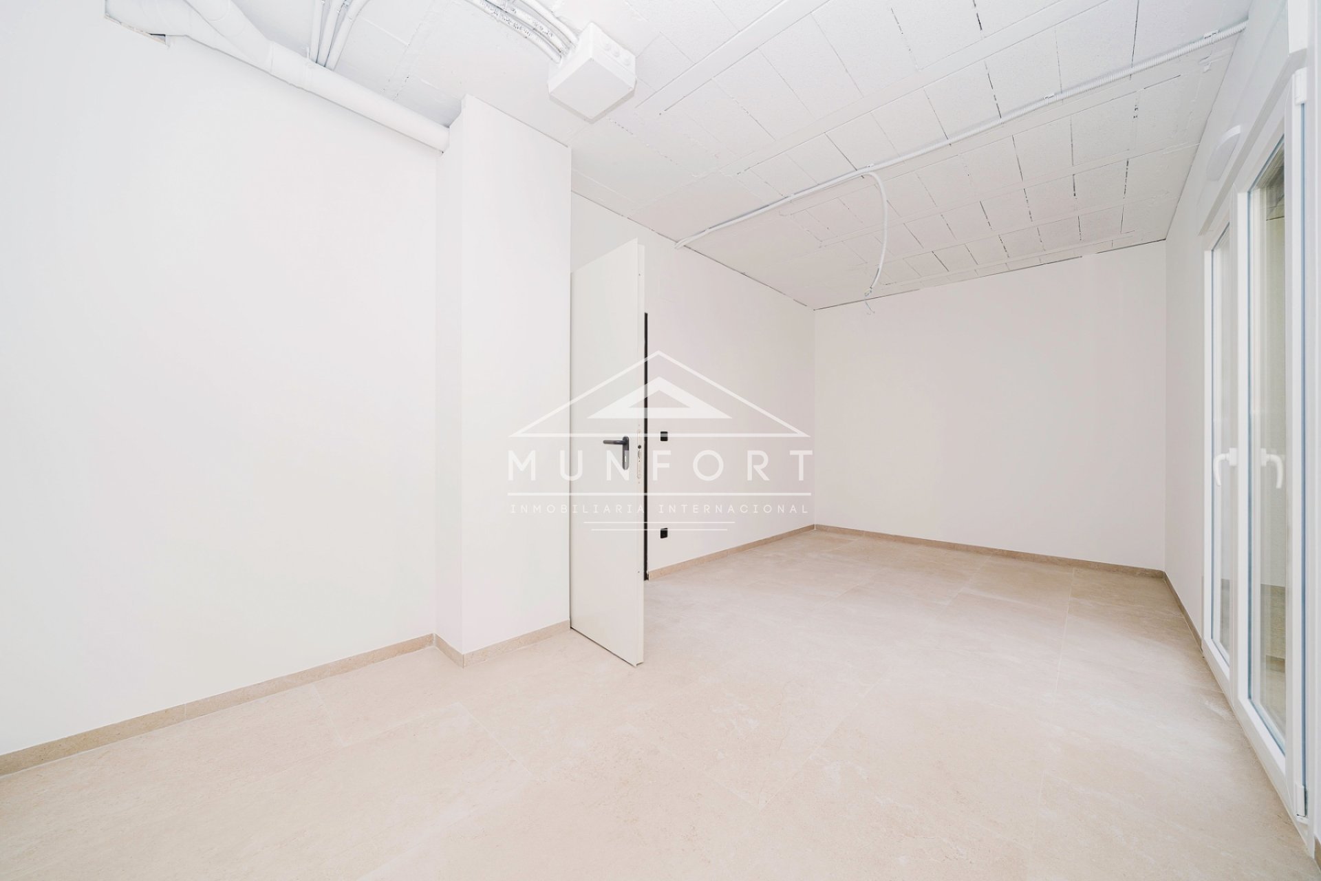 Resale - Villas -
Algorfa