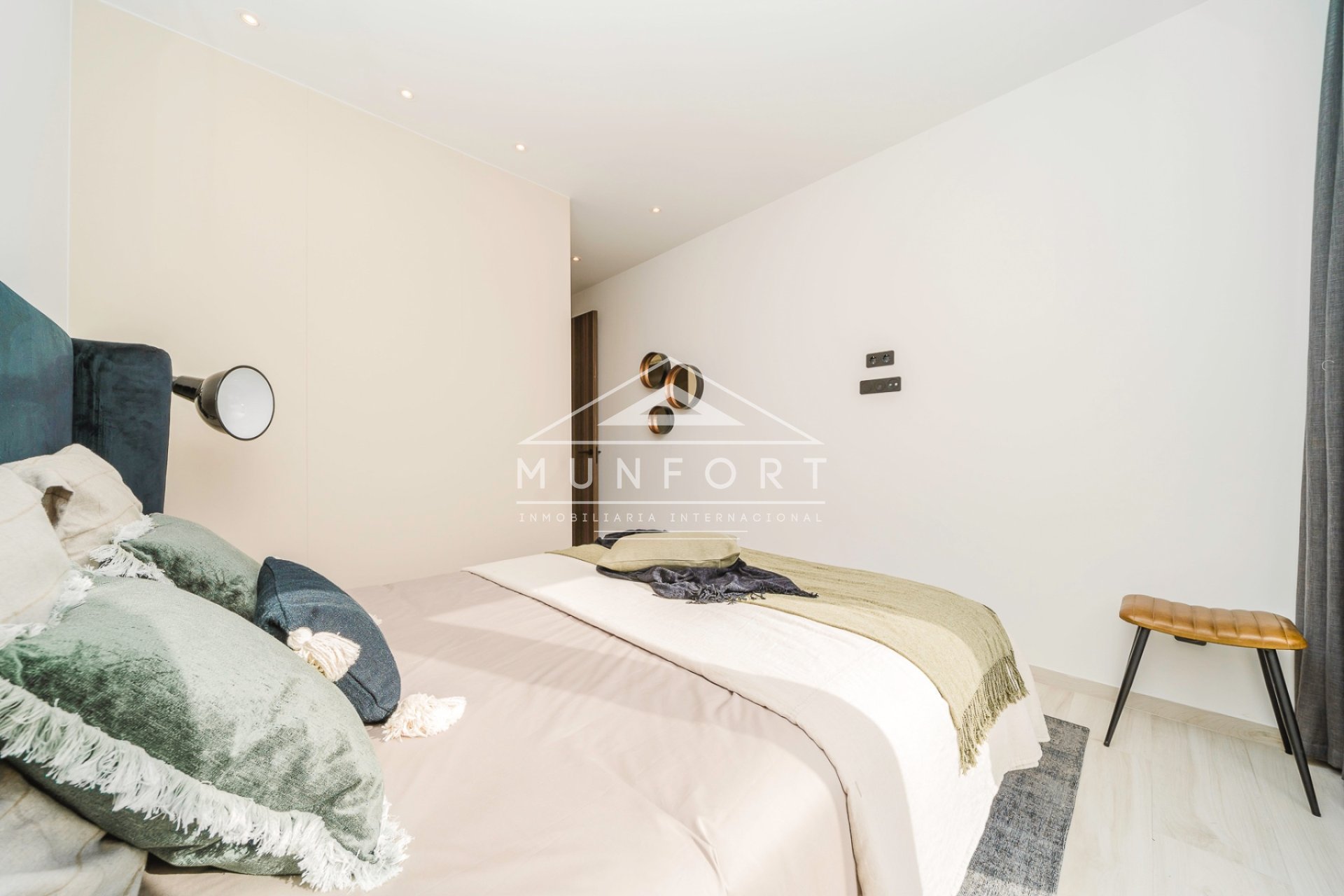 Resale - Villas -
Algorfa