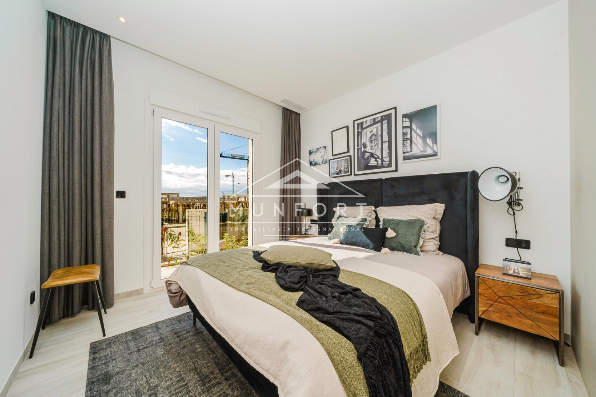 Resale - Villas -
Algorfa