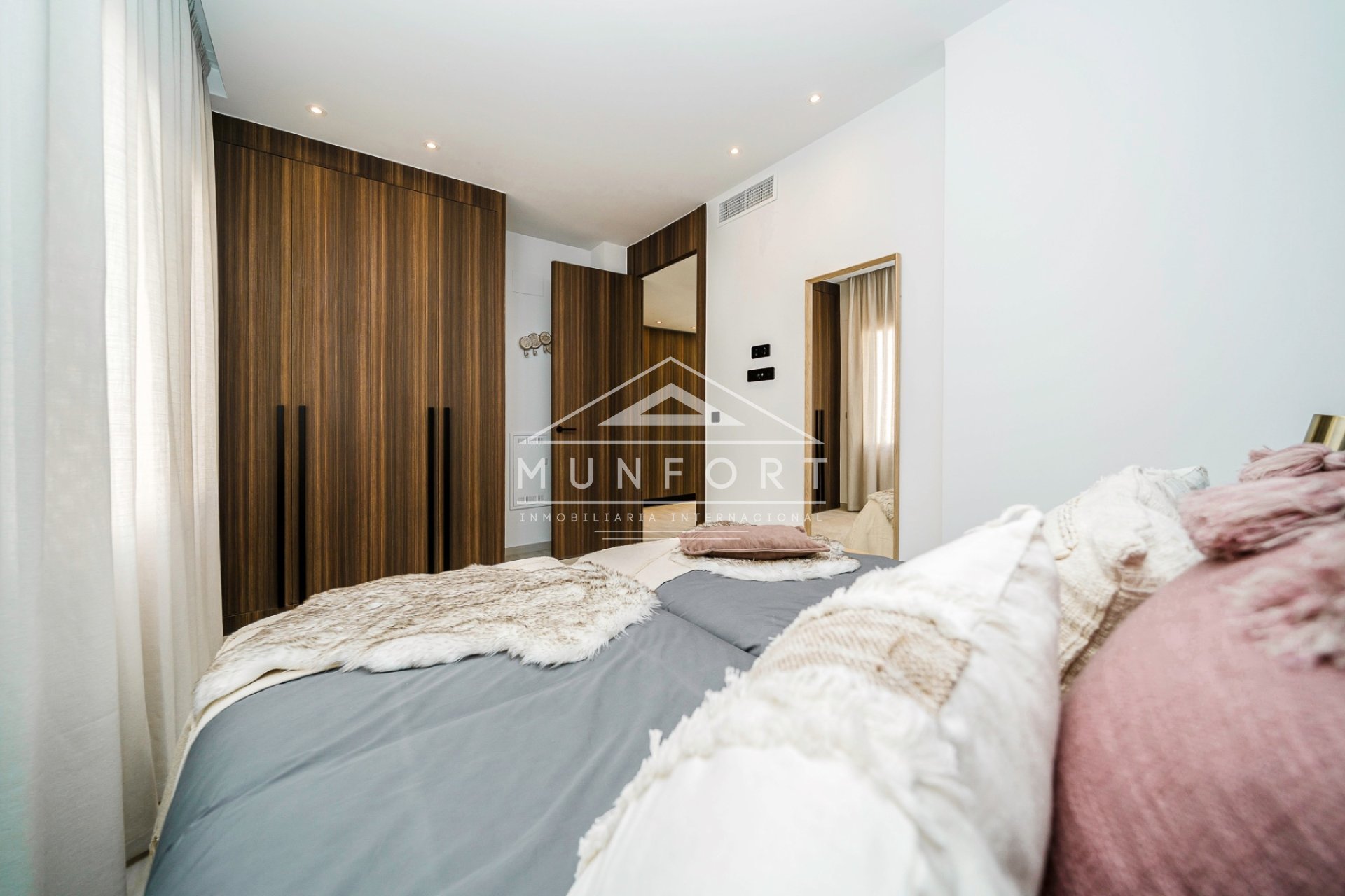 Resale - Villas -
Algorfa