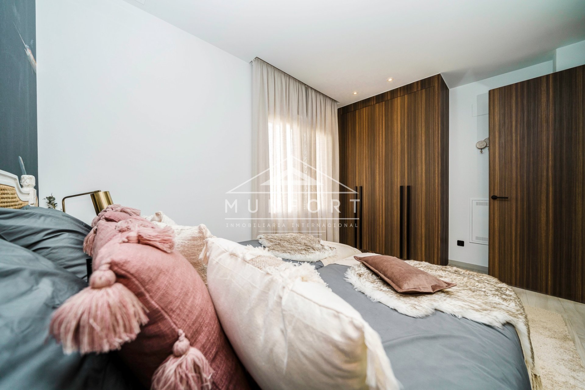 Resale - Villas -
Algorfa