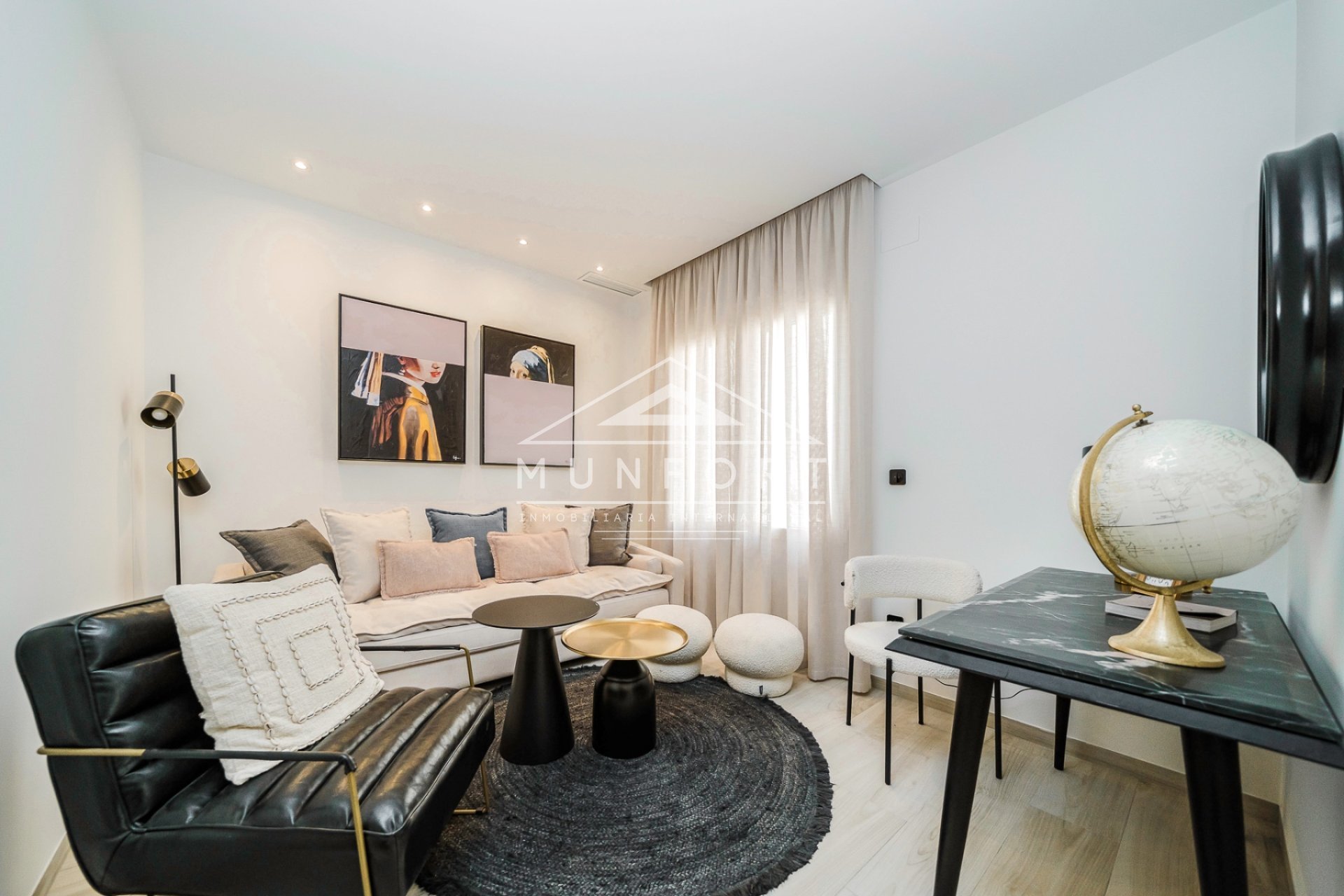 Resale - Villas -
Algorfa