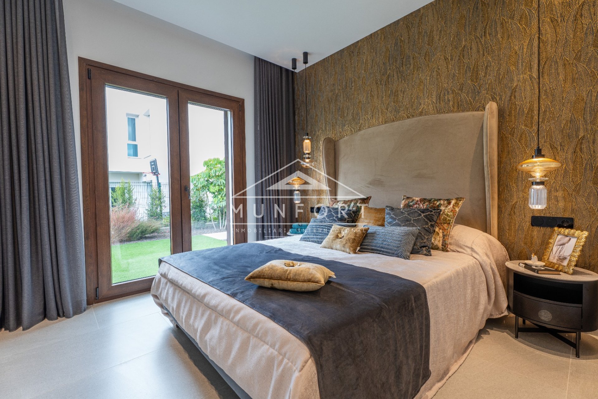 Resale - Villas -
Algorfa