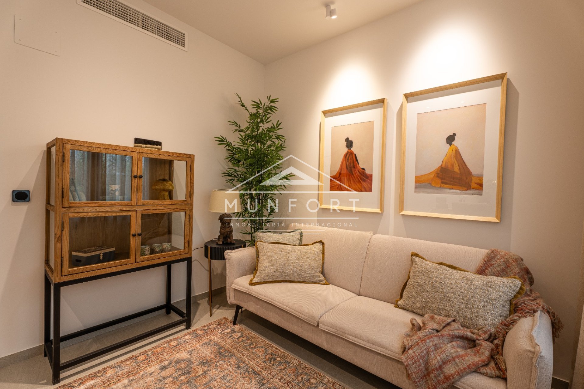 Resale - Villas -
Algorfa