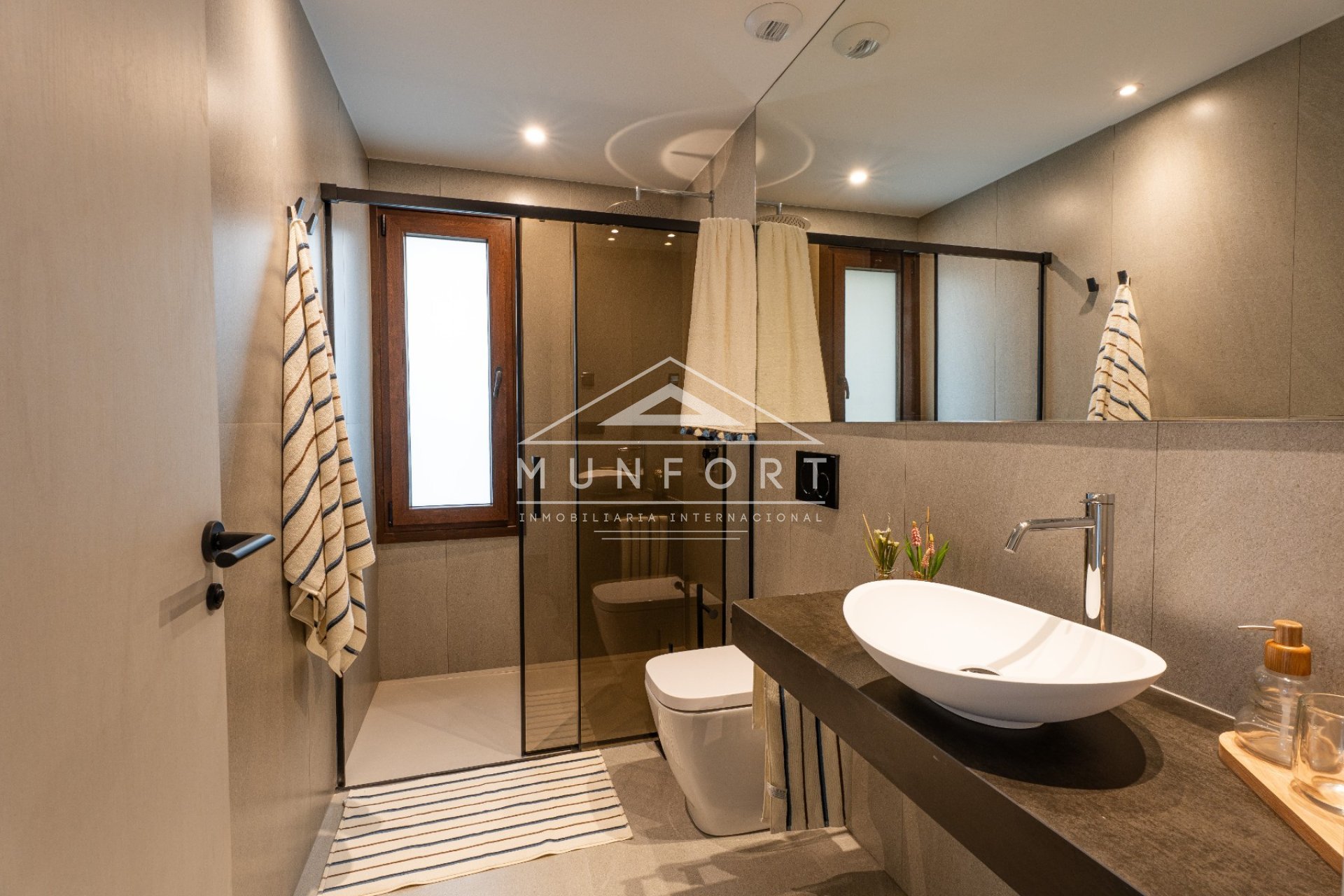 Resale - Villas -
Algorfa