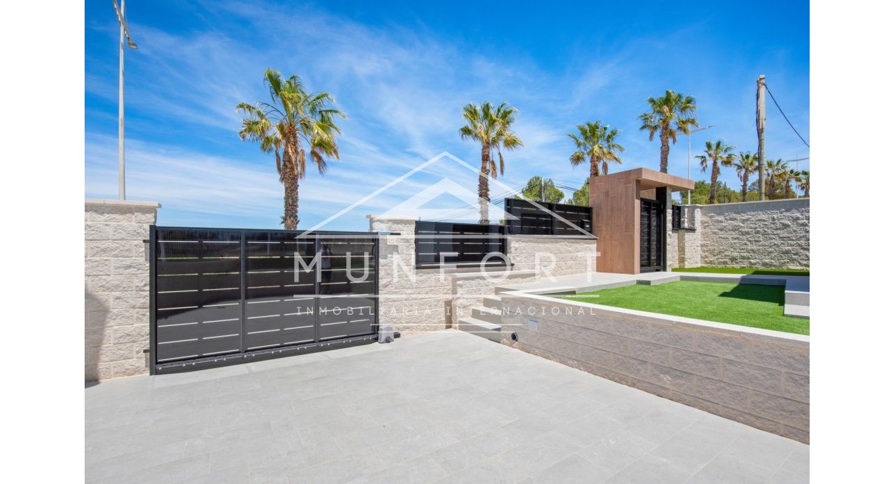 Resale - Villas -
Algorfa