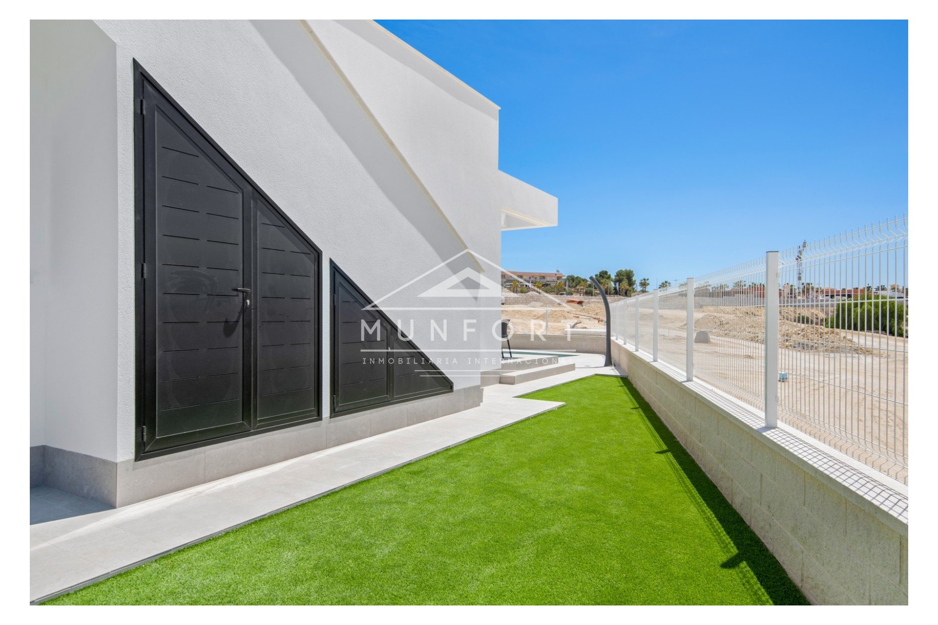 Resale - Villas -
Algorfa