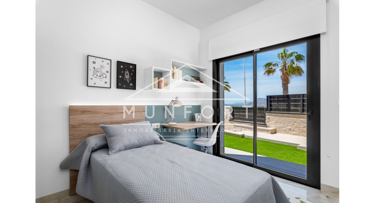 Resale - Villas -
Algorfa